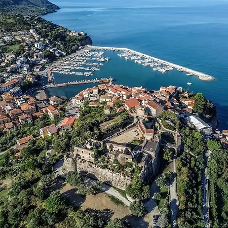 Elegante Tra Mare E Storia Paestum
