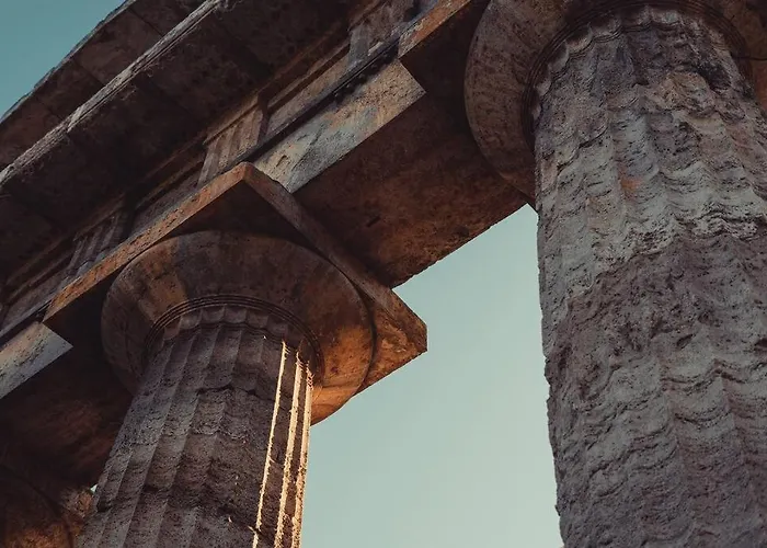 Elegante Tra Mare E Storia * Paestum