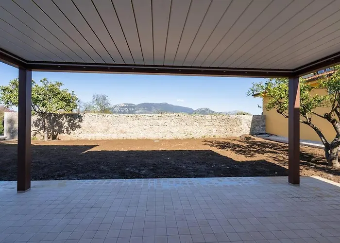 Elegante Tra Mare E Storia Villa
